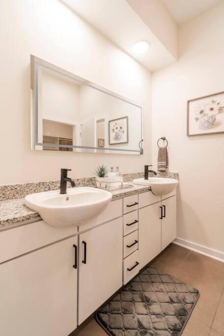 Charming Cozy Apartment With Wi-Fi & Free Parking Charlotte Exteriér fotografie