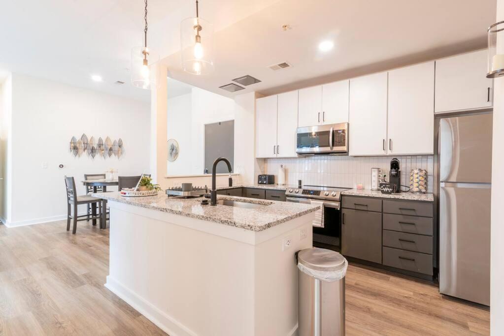 Charming Cozy Apartment With Wi-Fi & Free Parking Charlotte Exteriér fotografie