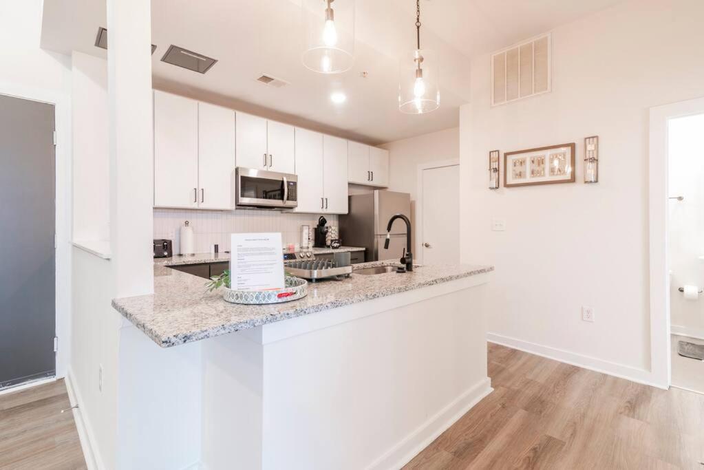Charming Cozy Apartment With Wi-Fi & Free Parking Charlotte Exteriér fotografie